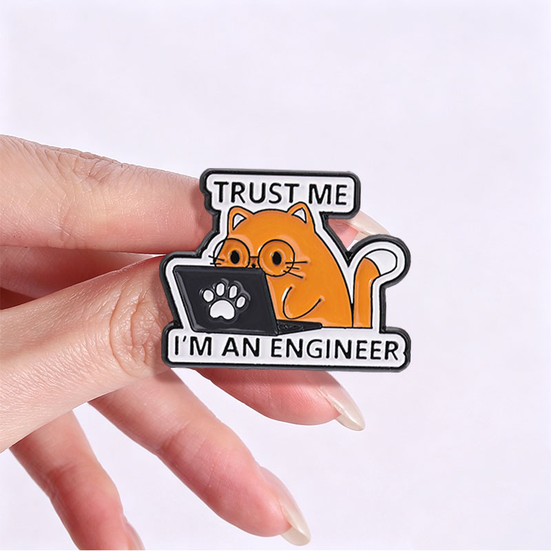 Pin Esmaltado com Citação 'Eu  - Tech Accessories Designer avaliação e preço